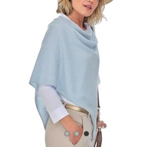 PURE COLLECTION Cashmere Gassato Poncho. Cloud Blue. One Size.